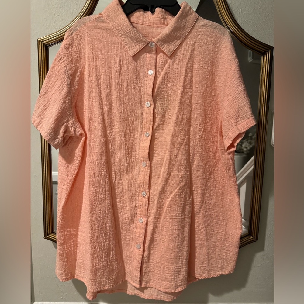 Women’s Peach Button-Up Short Sleeve Shirt, XL